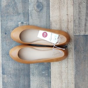 NWT Universal Thread Cognac Everly flats sz 6.5 Women's